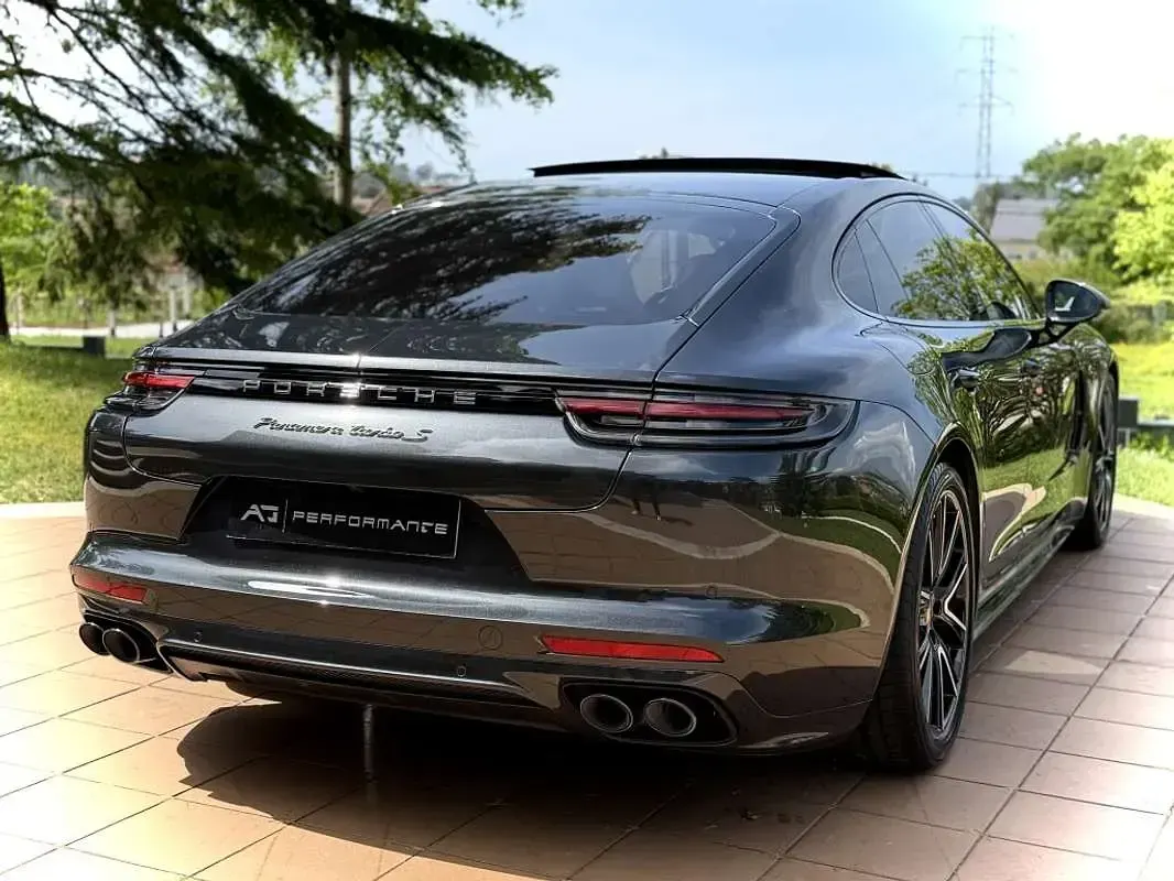 Usado Porsche Panamera Turbo S 680 CV (500 kW) 2020 Gris Utilitario