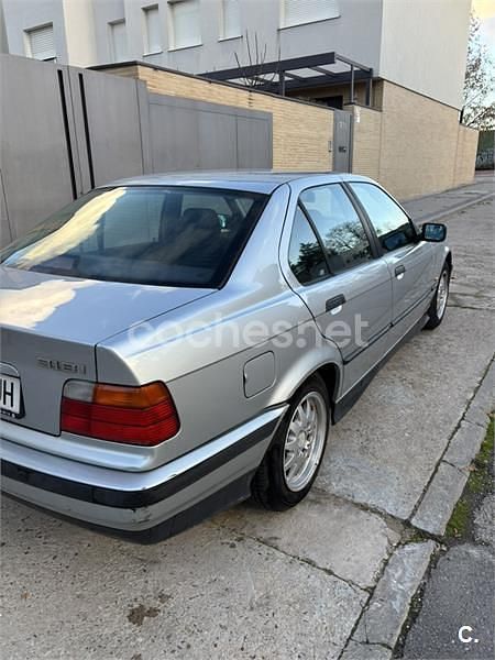 Usado BMW 318 116 CV (85 kW) 1997 Gris / plata Berlina