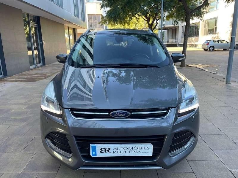 Usado Ford Kuga Titanium 140 CV (102 kW) 2014 Gris SUV