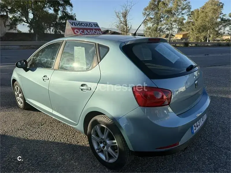 Usado Seat Ibiza Style 105 CV (77 kW) 2010 Verde Berlina