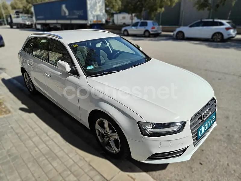 Usado Audi A4 Premium 136 CV (100 kW) 2012 Blanco Familiar