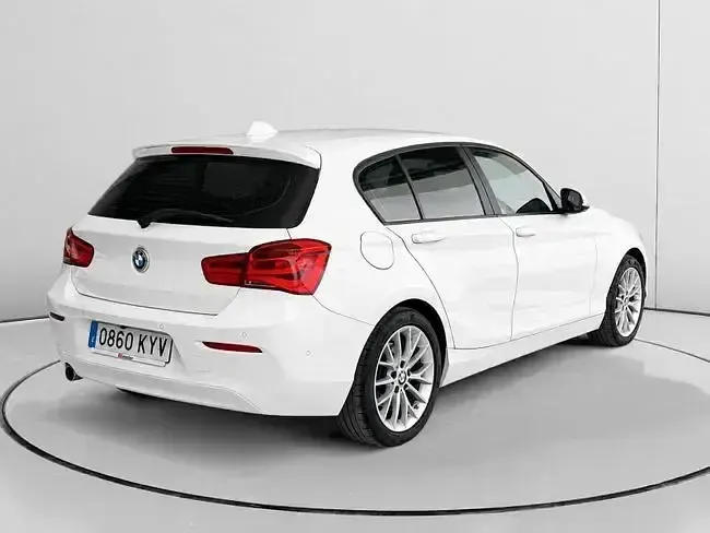 Usado BMW 118 150 CV (110 kW) 2019 Blanco Berlina