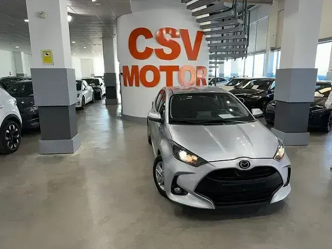 Używany Mazda 2 Center-Line 116 KM (85 kW) 2023 Srebrny Hatchback