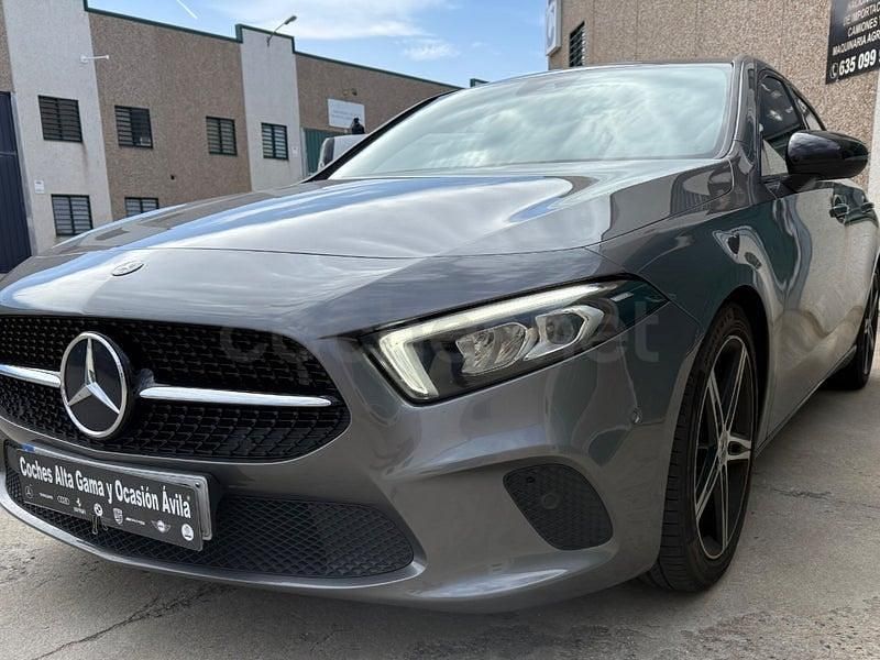 Usado Mercedes A180 116 CV (85 kW) 2019 Gris / plata Berlina