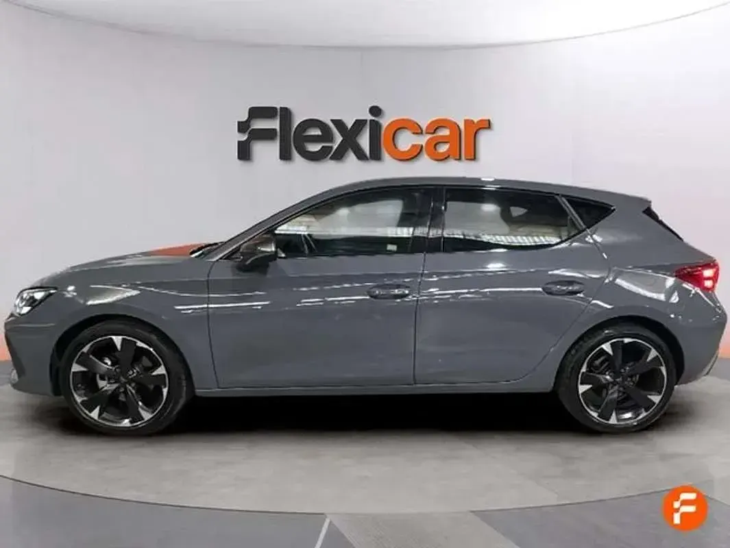Usado Cupra Leon 150 CV (110 kW) 2025 Gris Utilitario