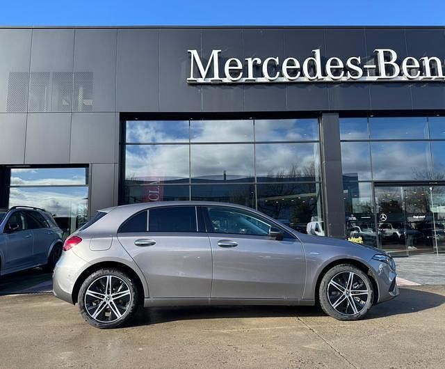 Nuevo Mercedes A160 218 CV (160 kW) 2025 Gris Berlina
