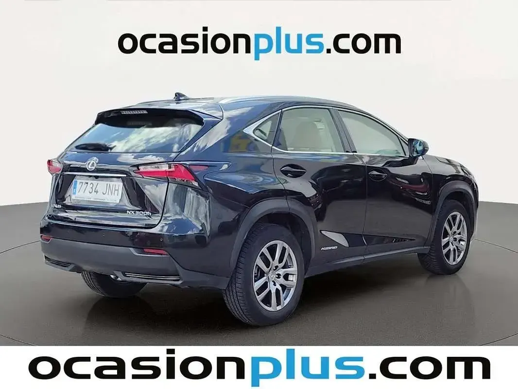 Usado Lexus NX300h Executive Line 197 CV (144 kW) 2016 Negro SUV