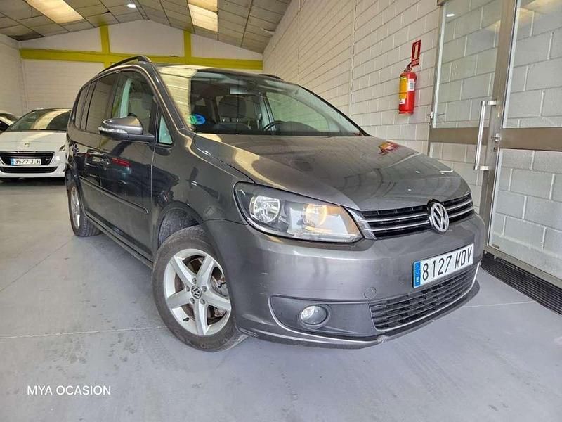 Usado VW Touran Advance 140 CV (102 kW) 2012 Gris / plata Monovolumen