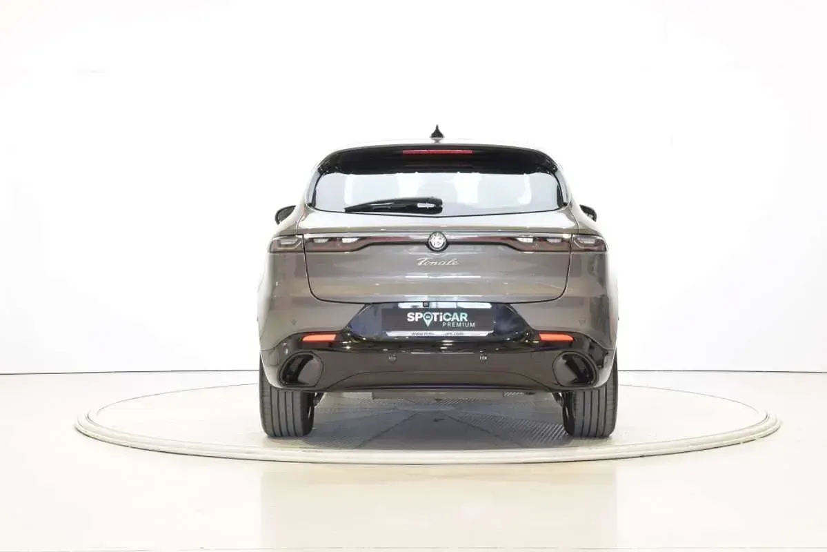 Usado Alfa Romeo Tonale Sprint 130 CV (95 kW) 2024 Gris SUV