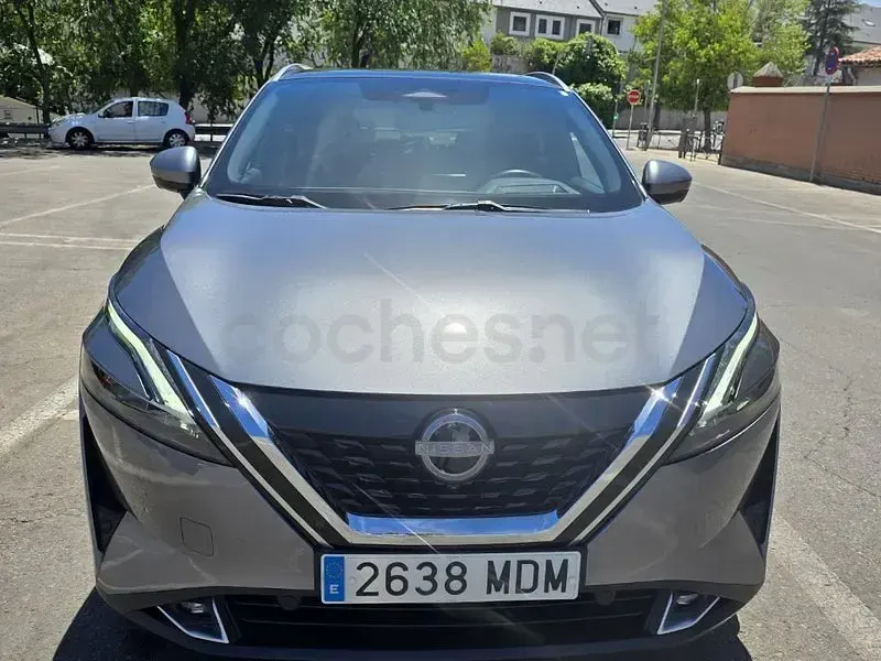 Usado Nissan Qashqai Tekna 190 CV (139 kW) 2023 Gris / plata SUV