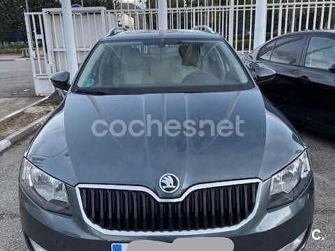 Gris / plata Usado 2016 Skoda Octavia Ambition Familiar | 12.300 € (Buen precio) - Imagen 1/4