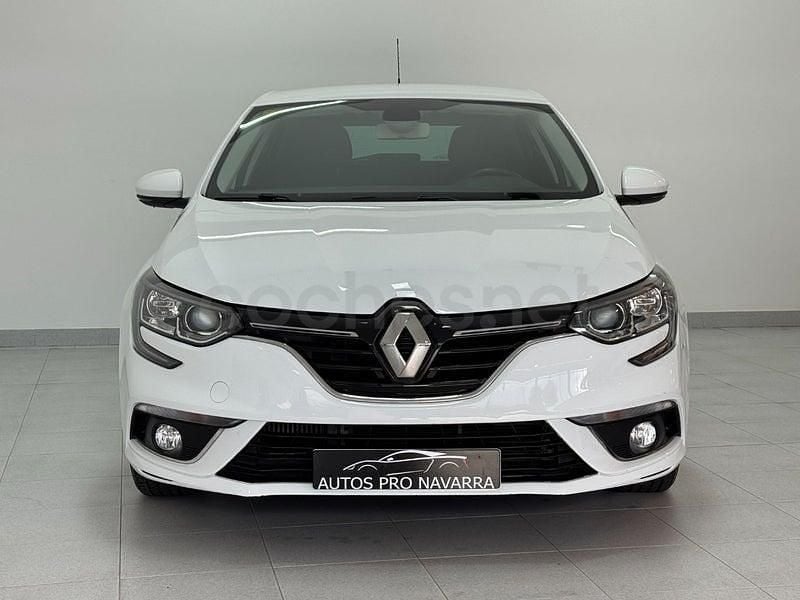 Usado Renault Mégane IV Intens 130 CV (95 kW) 2016 Blanco Berlina