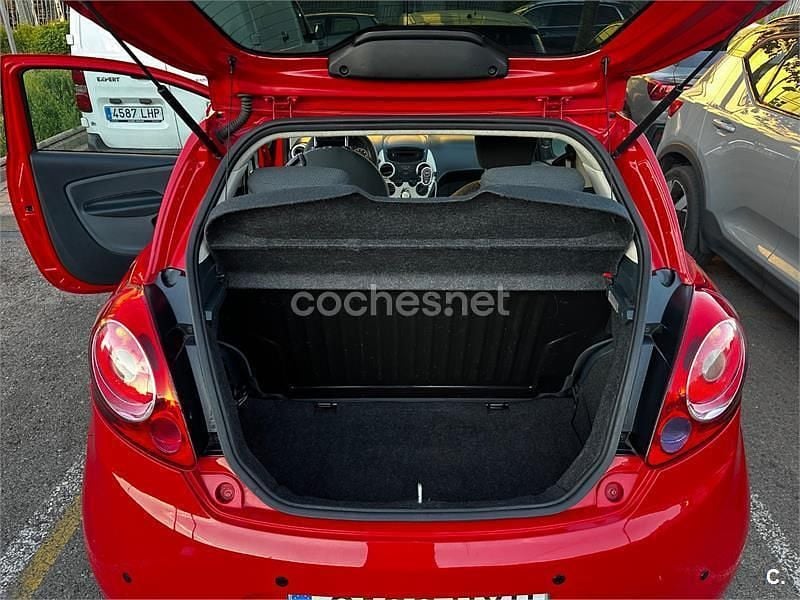 Usado Ford Ka 69 CV (50 kW) 2014 Rojo Berlina