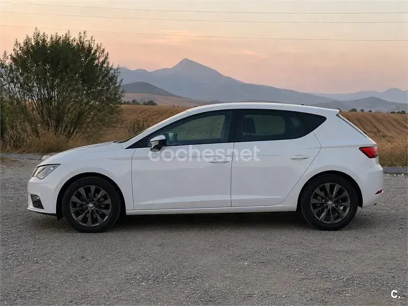 Usado Seat Leon ST Style 115 CV (84 kW) 2019 Blanco Familiar