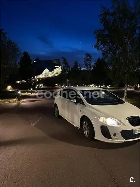 Usado Seat Leon Reference 105 CV (77 kW) 2008 Blanco Utilitario
