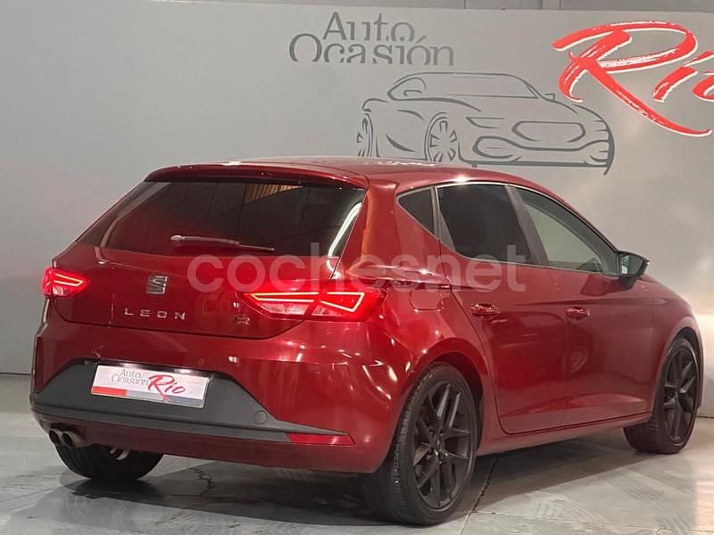 Usado Seat Leon FR 180 CV (132 kW) 2013 Granate Berlina