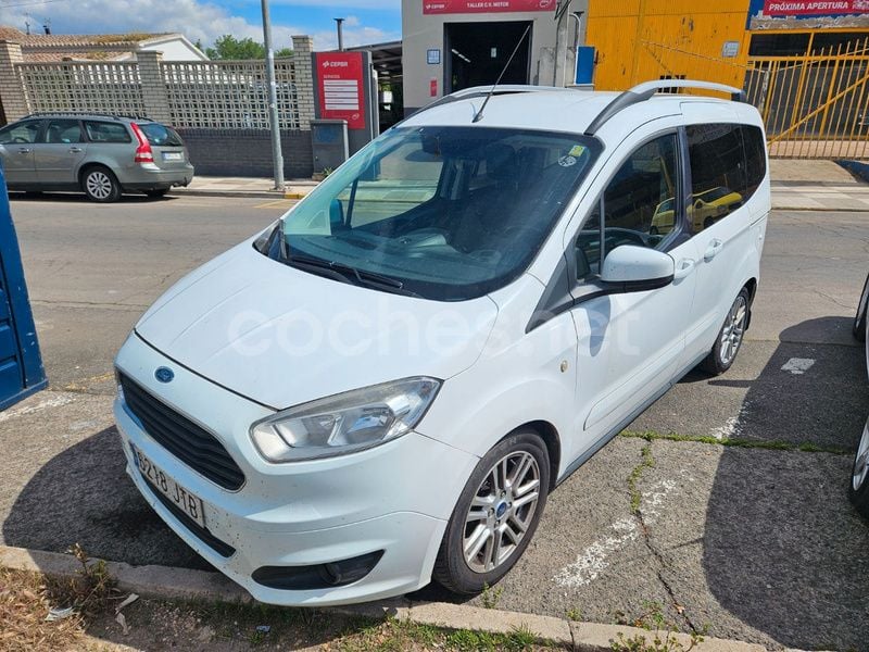Blanco Usado 2016 Ford Tourneo Courier Titanium Monovolumen | 7500 € (Buen precio) - Imagen 1/4