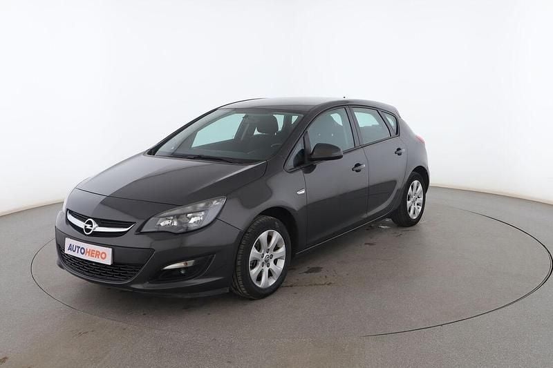 Gris Usado 2015 Opel Astra Selective Utilitario | 9299 € (Precio justo) - Imagen 1/3