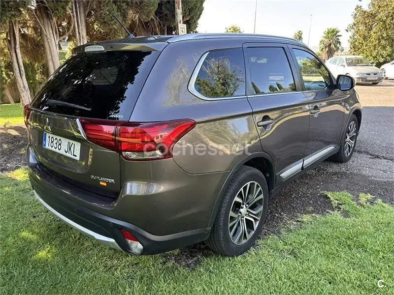 Usado Mitsubishi Outlander 150 CV (110 kW) 2015 Marrón SUV