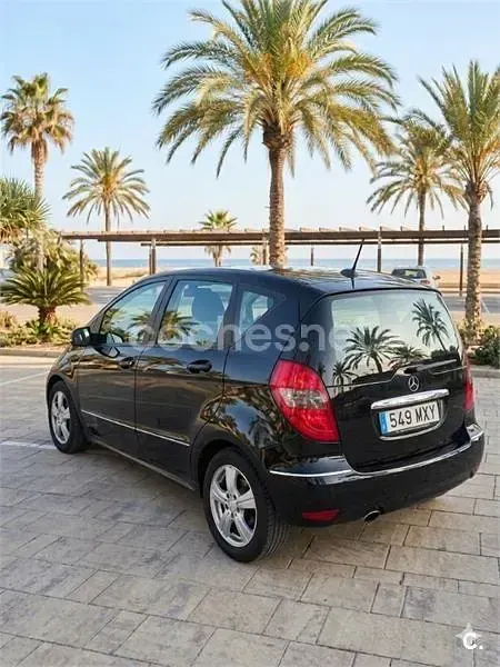 Usado Mercedes A180 Avantgarde 109 CV (80 kW) 2010 Negro Monovolumen