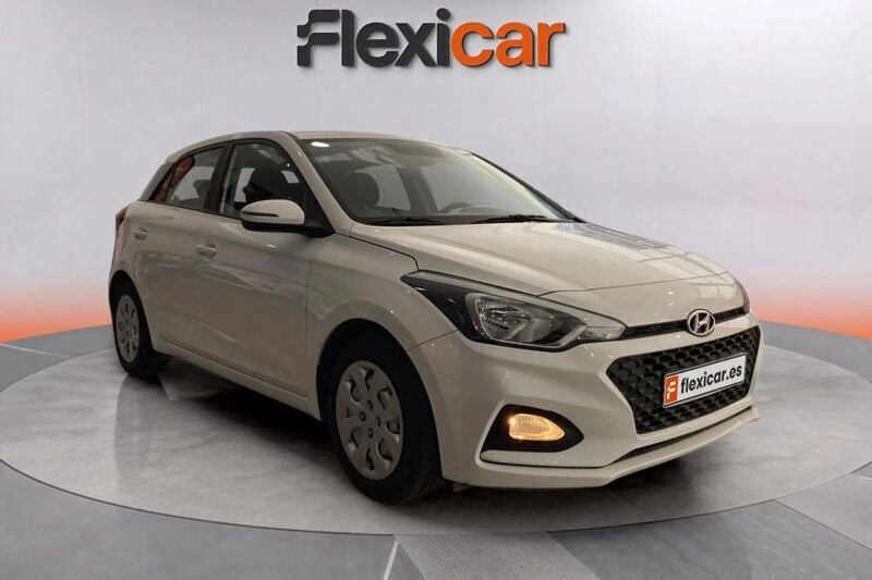 Blanco Usado 2019 Hyundai i20 Berlina | 12.370 € (Precio justo) - Imagen 1/4