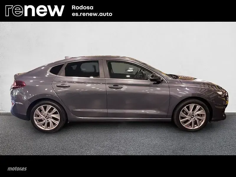 Usado Hyundai i30 136 CV (100 kW) 2020 Gris Berlina