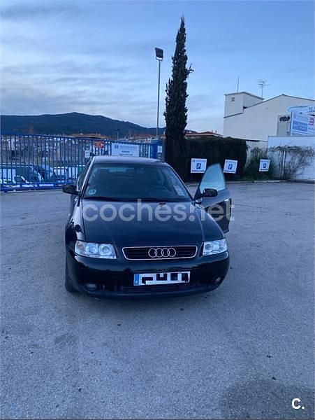 Usado Audi A3 Attraction 125 CV (91 kW) 2000 Azul Utilitario