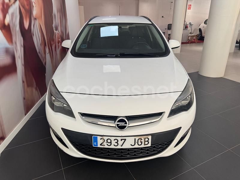 Usado Opel Astra Selective 110 CV (80 kW) 2015 Blanco Familiar