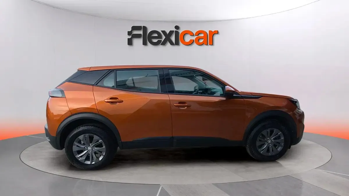 Usado Peugeot 2008 Active 101 CV (74 kW) 2021 Naranja SUV