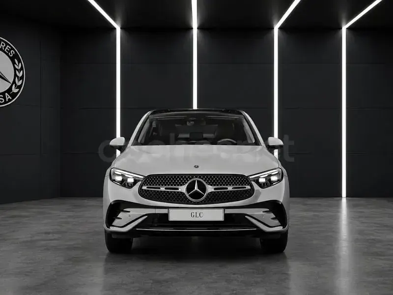 Nuevo Mercedes GLC300de 333 CV (244 kW) 2026 Gris / plata Coupe