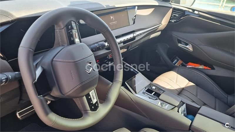 Usado DS Automobiles DS4 Opera 130 CV (95 kW) 2023 Gris / plata Berlina