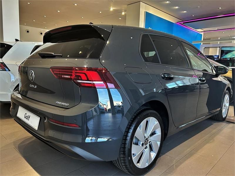 Nuevo VW Golf VIII Match 204 CV (150 kW) 2025 Gris oscuro Berlina