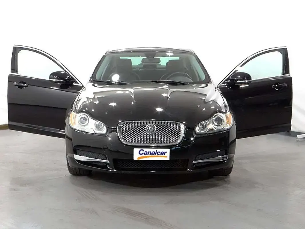 Usado Jaguar XF Premium Luxury 239 HP (175 kW) 2009 Preto Sedan