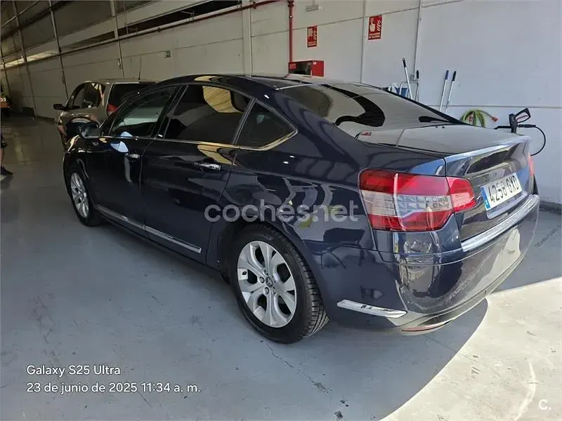 Usado Citroën C5 140 CV (102 kW) 2010 Azul Berlina