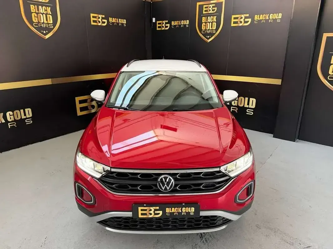 Usado VW T-Roc Life 116 CV (85 kW) 2023 Burdeos SUV