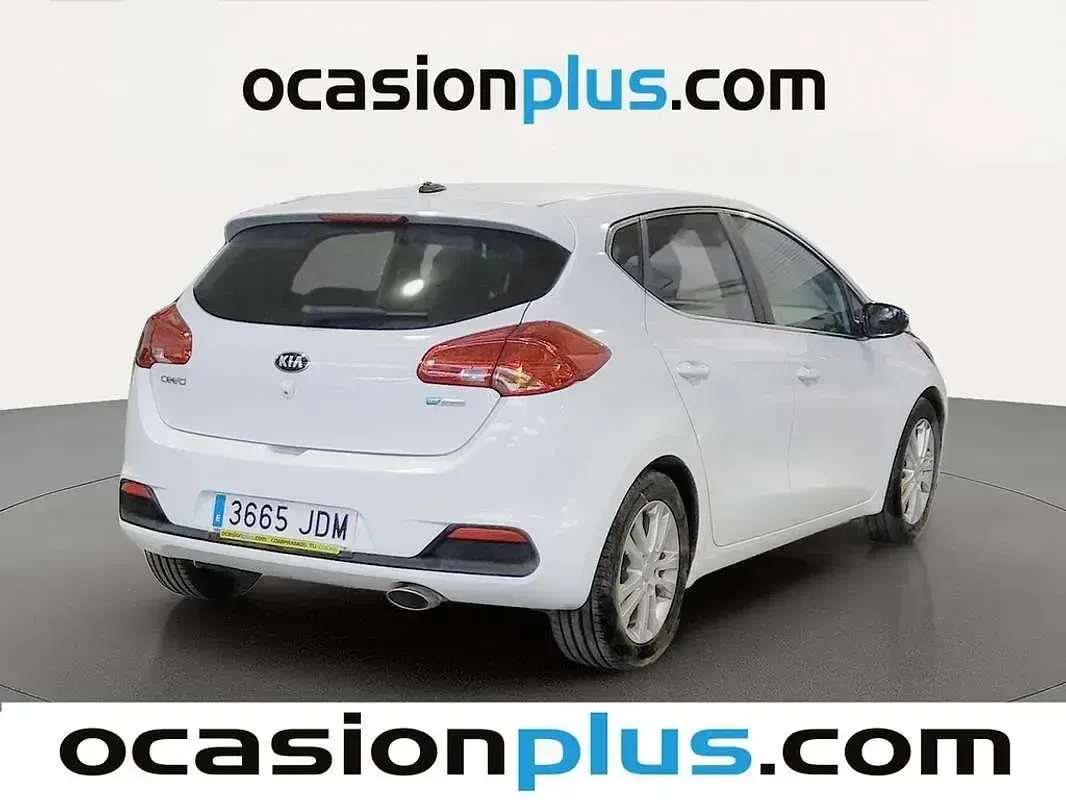 Usado Kia Ceed 128 CV (94 kW) 2015 Blanco Utilitario