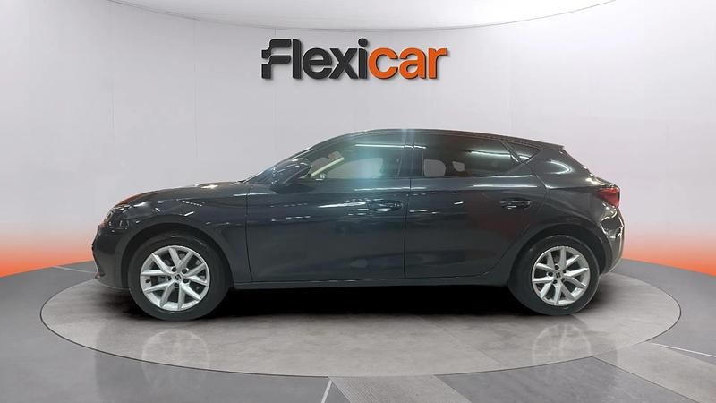 Usado Seat Leon Style 110 CV (80 kW) 2024 Gris Berlina
