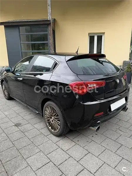 Usado Alfa Romeo Giulietta 170 CV (125 kW) 2010 Negro Utilitario