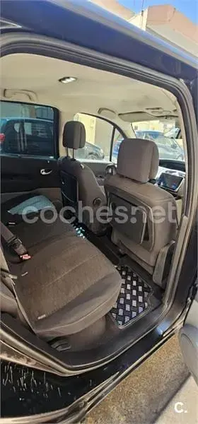Usado Renault Grand Scénic II Dynamique 130 CV (95 kW) 2008 Negro Monovolumen