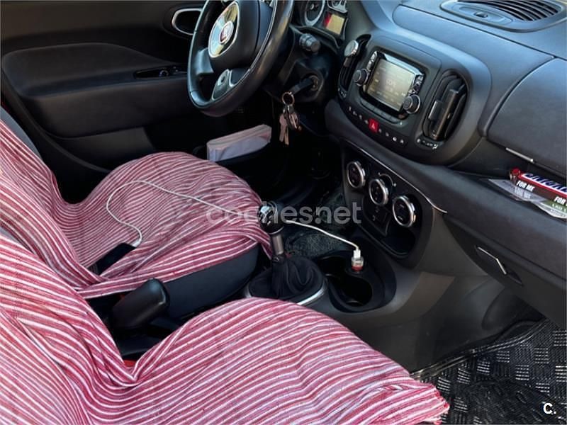 Usado Fiat 500L Lounge 85 CV (62 kW) 2014 Rojo Monovolumen