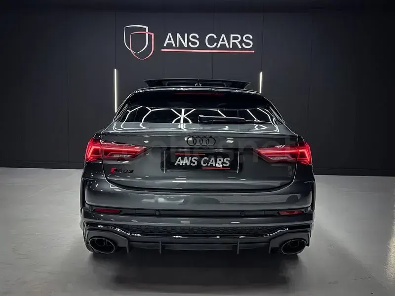 Usado Audi Q3 Sportback Comfort 400 CV (294 kW) 2023 Gris / plata SUV