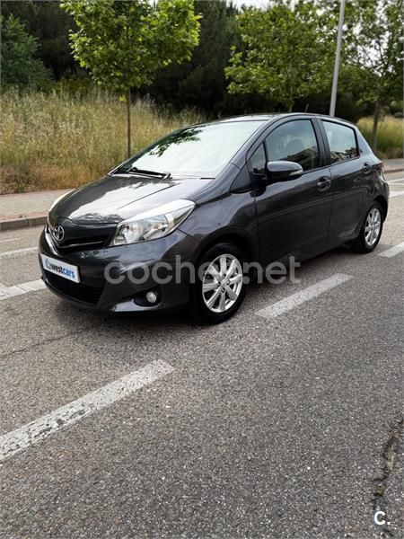 Gris / plata Usado 2012 Toyota Yaris Active Berlina | 7990 € (Precio justo) - Imagen 1/4