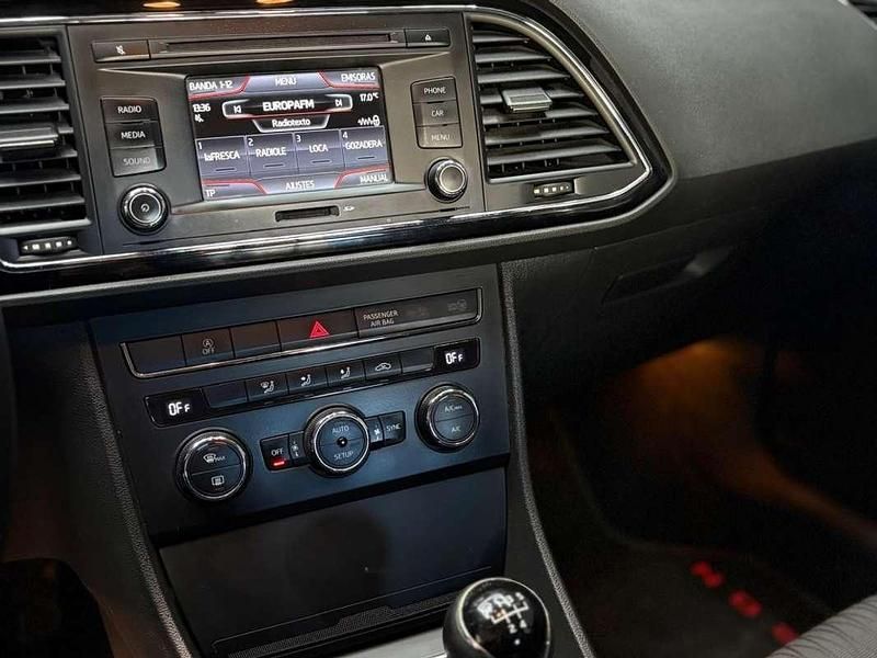 Usado Seat Leon Reference 105 CV (77 kW) 2014 Gris Utilitario