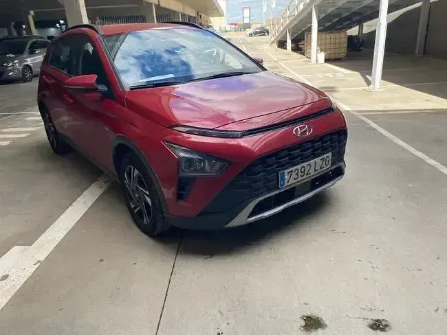 Usado Hyundai Bayon 101 CV (74 kW) 2022 Rojo SUV