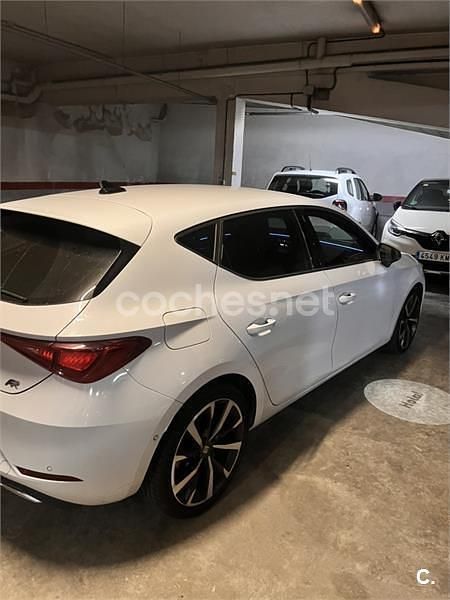 Käytetty Seat Leon FR 150 HP (110 kW) 2022 Valkoinen Sedan