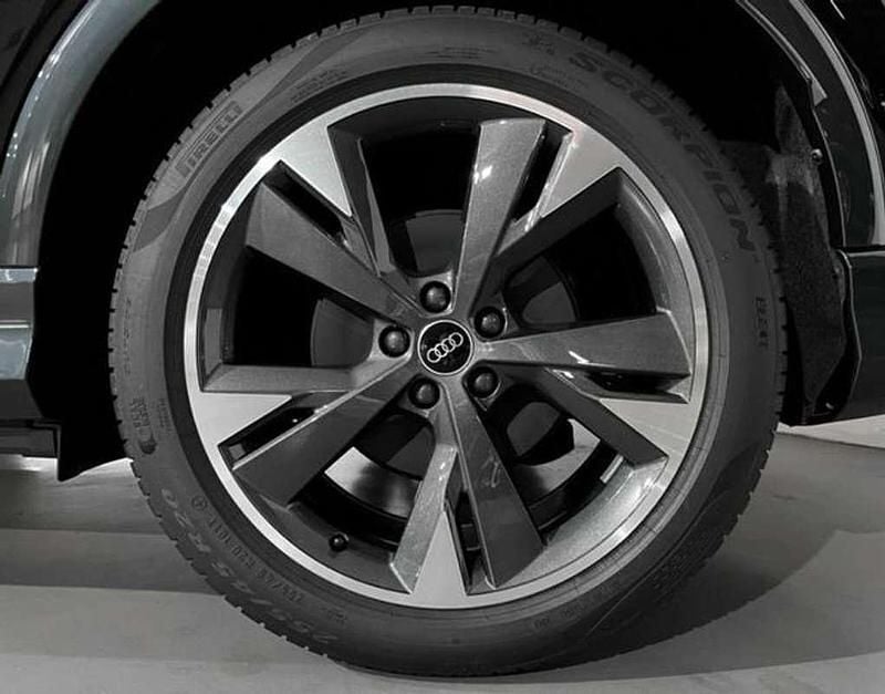 Usado Audi Q4 e-tron Sport 210 kW (286 CV) 2024 Negro SUV