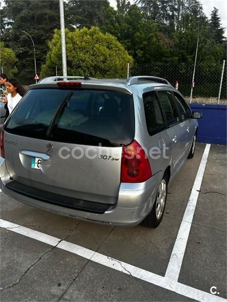 Gris / plata Usado 2005 Peugeot 307 Familiar | 2000 € (Buen precio) - Imagen 1/4