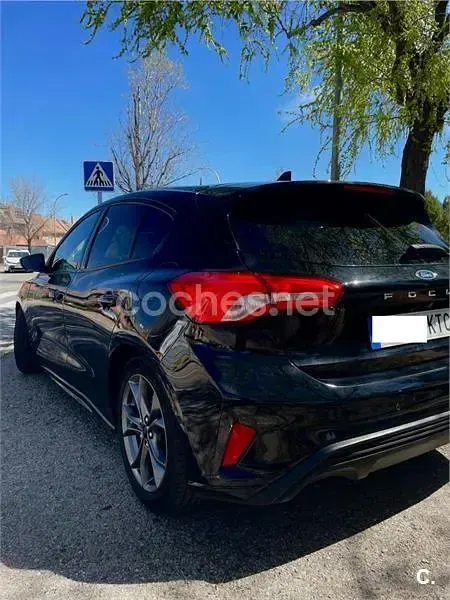 Usado Ford Focus ST-Line 120 CV (88 kW) 2019 Negro Berlina