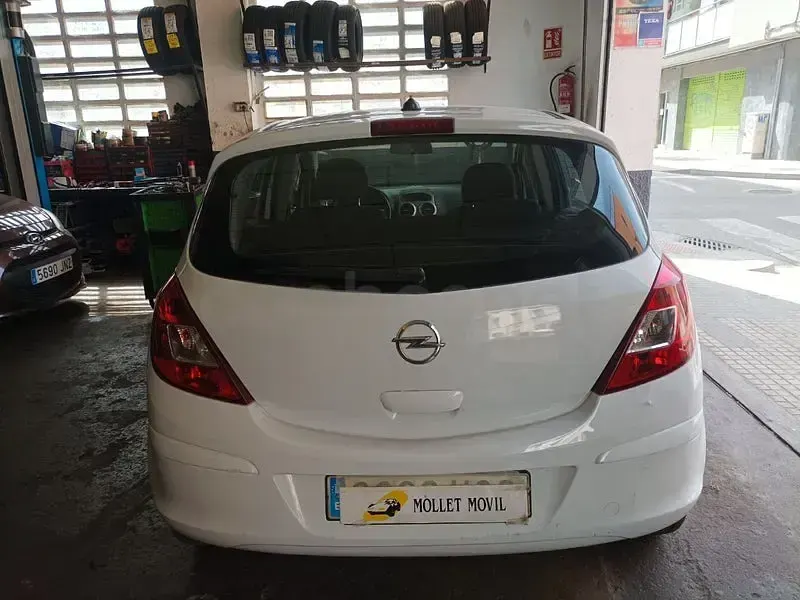 Usado Opel Corsa Selective 85 CV (62 kW) 2013 Blanco Utilitario