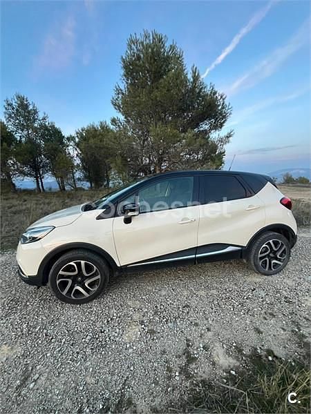 Usado Renault Captur LIMITED 120 HP (88 kW) 2017 Bege SUV